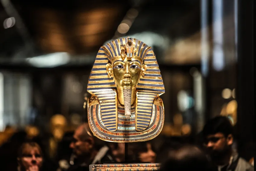 Excursion privée Le Caire depuis Hurghada — Grand Musée Égyptien masque de Toutankhamon